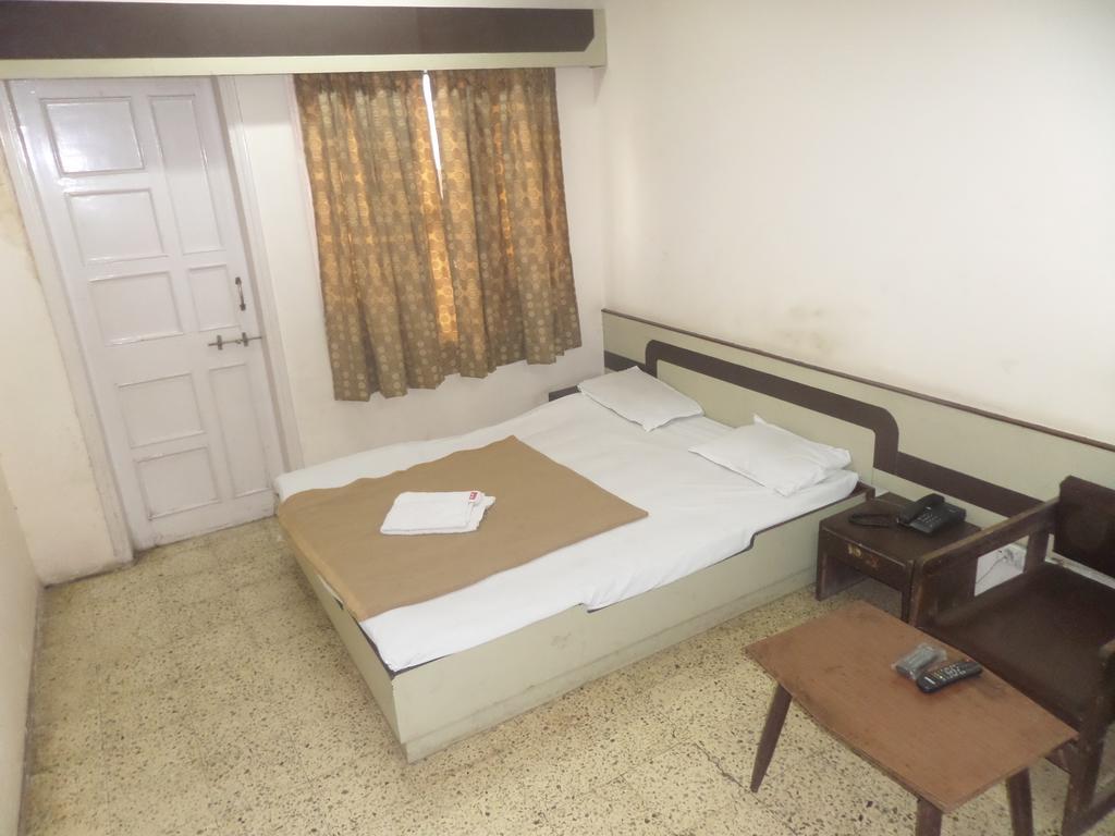 Hotel Shilpa Насик Номер фото