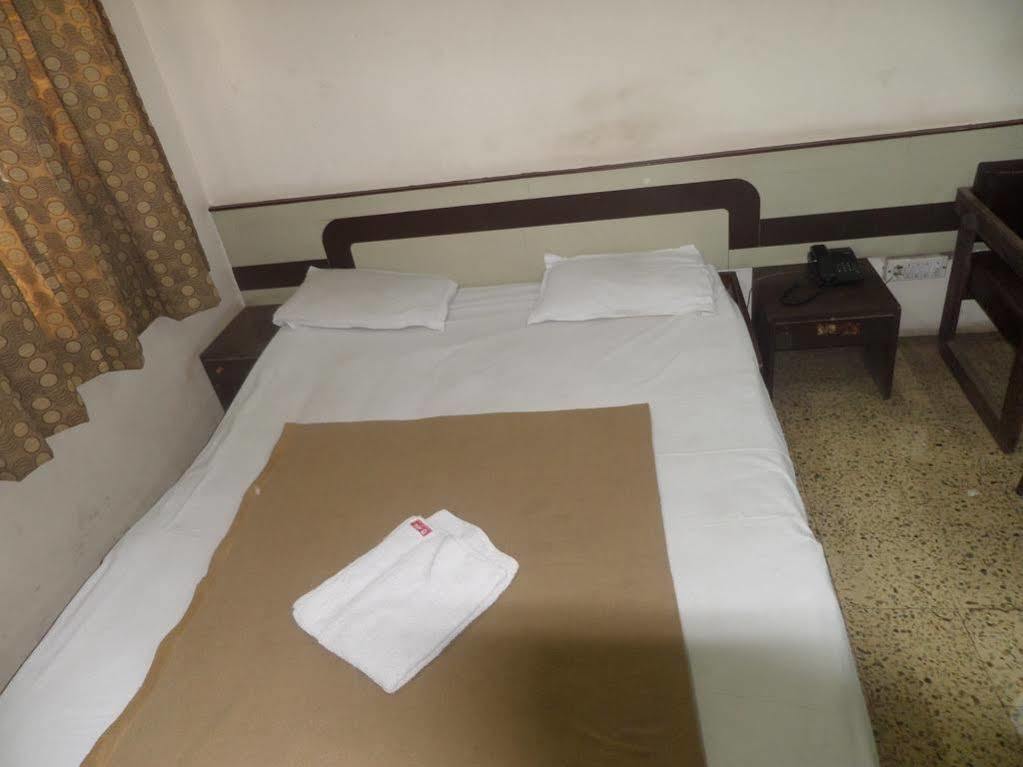 Hotel Shilpa Насик Экстерьер фото